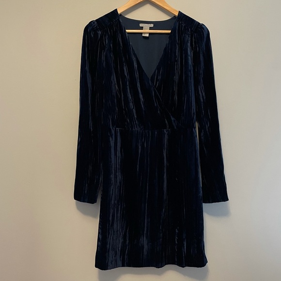 🔵Blue Velvet Dress🔵 - Picture 2 of 8